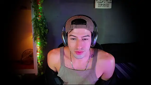 Snapshot of newjeff chatting on 11-15-25, 12:30 newjeff online show from 11-15-25, 12:30