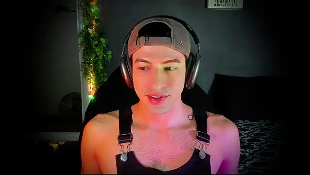 Snapshot of newjeff chatting on 11-30-25, 03:05 newjeff online show from 11-30-25, 03:05