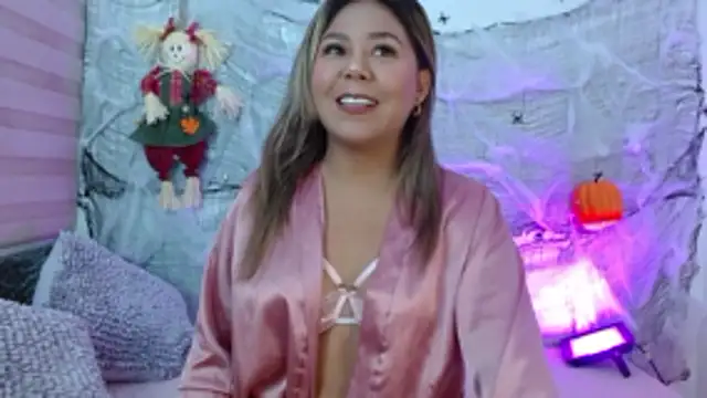 Snapshot of AriannaTorres chatting on 10-20-25, 12:05 AriannaTorres online show from 10-20-25, 12:05