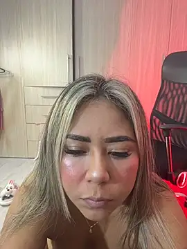 Snapshot of AriannaTorres chatting on 11-27-25, 11:01 AriannaTorres online show from 11-27-25, 11:01