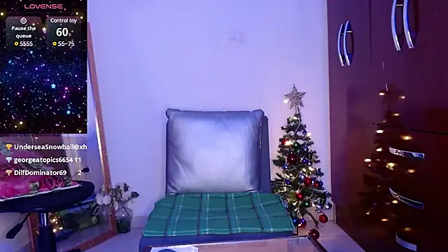 Snapshot of golden_punisher chatting on 12-12-24, 08:47 golden punisher online show from 12-12-24, 08:47