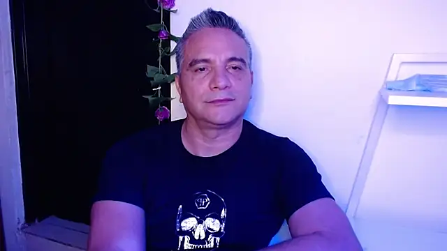 Snapshot of golden_punisher chatting on 01-09-25, 05:34 golden punisher online show from 01-09-25, 05:34