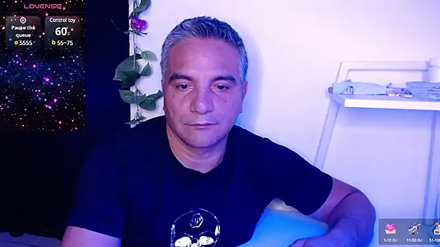 Snapshot of golden_punisher chatting on 01-15-25, 05:08 golden punisher online show from 01-15-25, 05:08