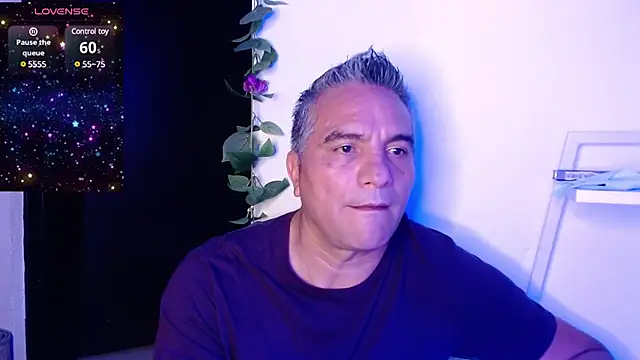 Snapshot of golden_punisher chatting on 01-19-25, 05:15 golden punisher online show from 01-19-25, 05:15