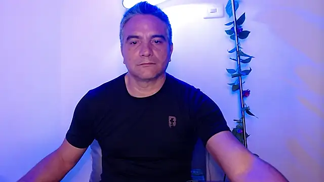 Snapshot of golden_punisher chatting on 03-12-25, 07:24 golden punisher online show from 03-12-25, 07:24