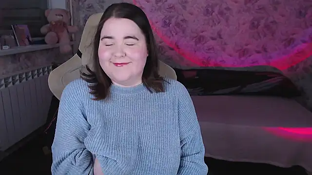 Estelle Hicks online show from 04-10-26, 06:45