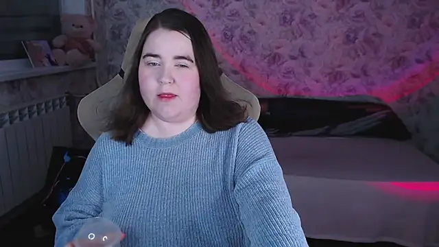 Snapshot of Estelle_Hicks chatting on 05-03-26, 06:47 Estelle Hicks online show from 05-03-26, 06:47