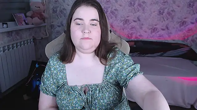Snapshot of Estelle_Hicks chatting on 05-07-26, 06:46 Estelle Hicks online show from 05-07-26, 06:46