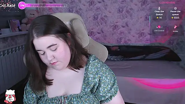Snapshot of Estelle_Hicks chatting on 05-16-26, 07:01 Estelle Hicks online show from 05-16-26, 07:01