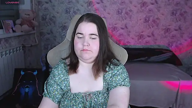 Snapshot of Estelle_Hicks chatting on 05-21-26, 07:10 Estelle Hicks online show from 05-21-26, 07:10