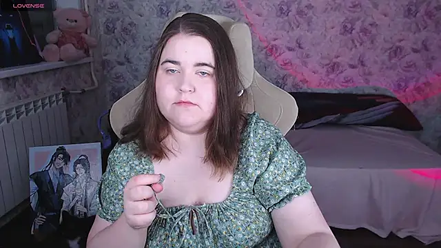 Snapshot of Estelle_Hicks chatting on 06-03-26, 06:57 Estelle Hicks online show from 06-03-26, 06:57