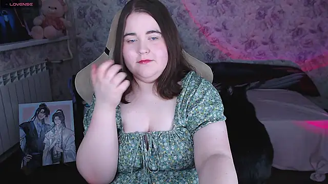 Snapshot of Estelle_Hicks chatting on 06-08-26, 07:14 Estelle Hicks online show from 06-08-26, 07:14