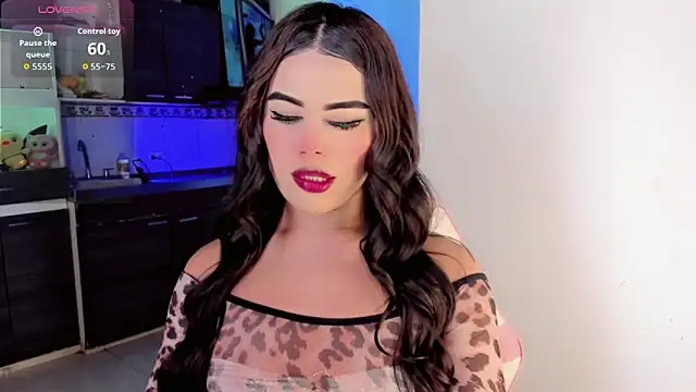 Snapshot of LittleEmmaa chatting on 03-12-26, 03:29 LittleEmmaa online show from 03-12-26, 03:29