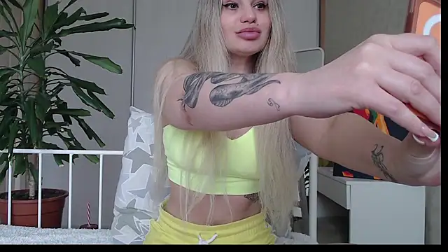 Snapshot of ShyEvaa chatting on 05-06-26, 05:14 ShyEvaa online show from 05-06-26, 05:14