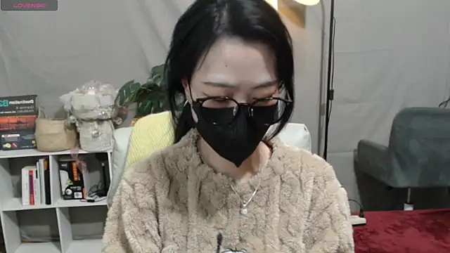  minji bae online show from 01-16-25, 07:10