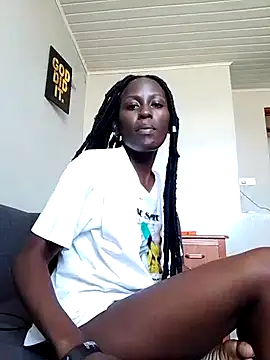 Snapshot of chilliedoug chatting on 12-31-24, 08:04 chilliedoug online show from 12-31-24, 08:04