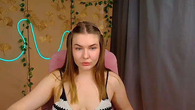 Snapshot of Glory_air chatting on 05-21-26, 06:31 Glory air online show from 05-21-26, 06:31