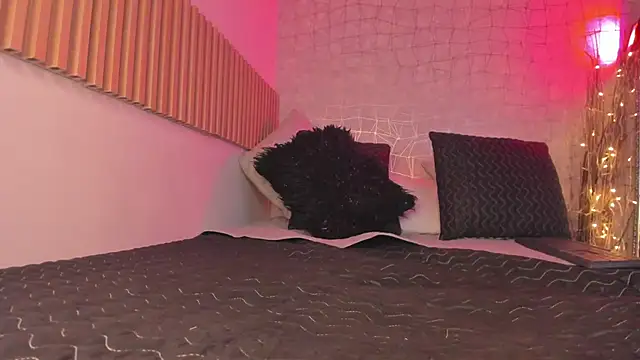 Snapshot of Bella_desi_ chatting on 01-12-25, 03:36 Bella desi online show from 01-12-25, 03:36