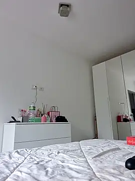 Emily Posh online show from 09-25-25, 11:25