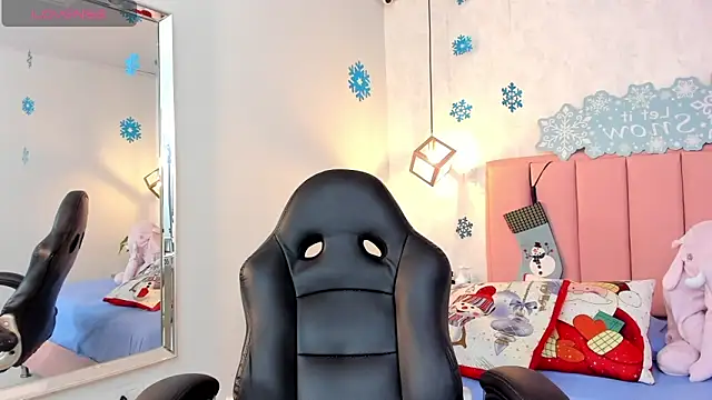 SUNNYCYRUS online show from 12-23-24, 07:41