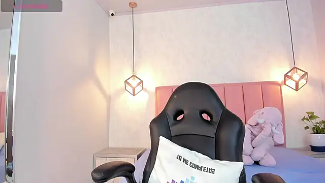 SUNNYCYRUS online show from 02-12-25, 12:33