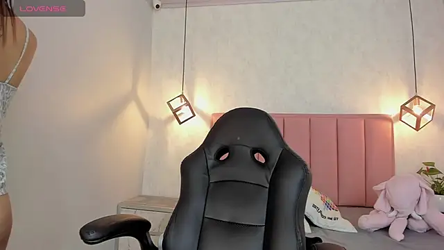 SUNNYCYRUS online show from 02-18-25, 07:41