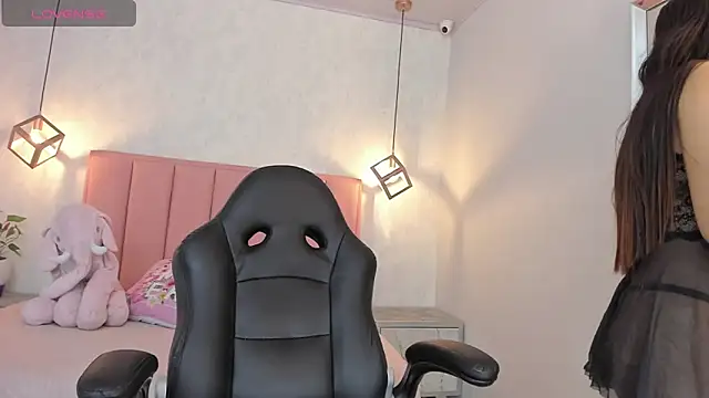 SUNNYCYRUS online show from 03-10-25, 07:40