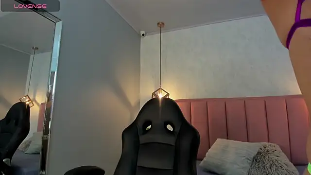 SUNNYCYRUS online show from 09-18-25, 12:29