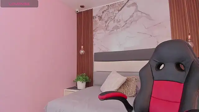 SUNNYCYRUS online show from 09-29-25, 01:27