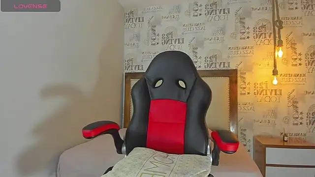 SUNNYCYRUS online show from 10-06-25, 01:41