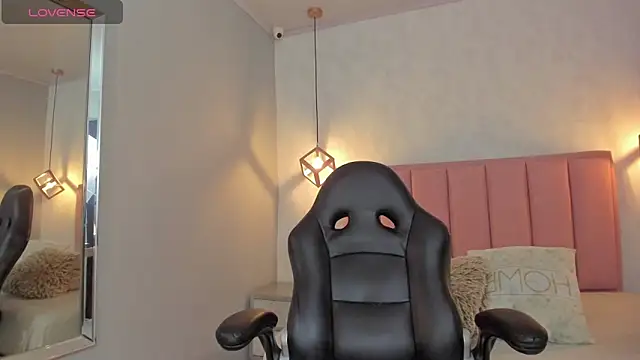 SUNNYCYRUS online show from 02-10-26, 12:42