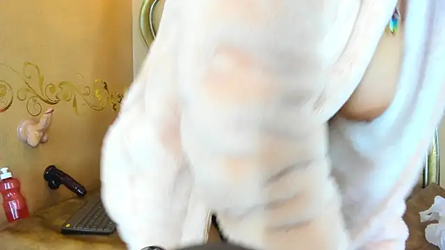 Snapshot of Celeste_Baker_ chatting on 02-17-25, 03:09 Celeste Baker online show from 02-17-25, 03:09