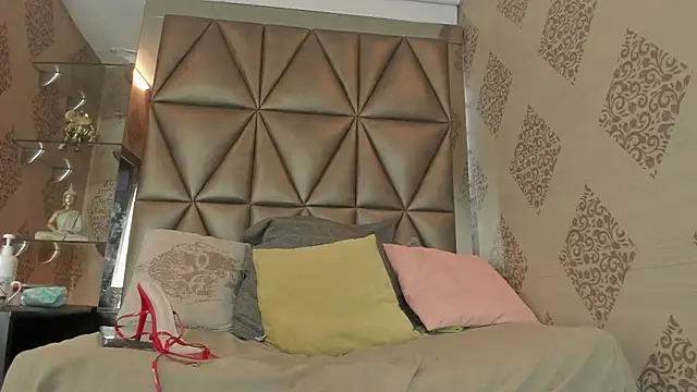 Celeste Baker  online show from 04-23-26, 11:53