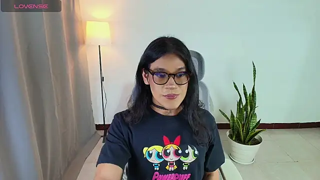 Snapshot of vitta_alfayed chatting on 10-17-25, 01:53 vitta alfayed online show from 10-17-25, 01:53