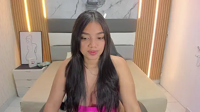 SUZETMONACO online show from 11-05-25, 07:25