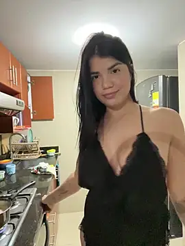 Snapshot of emma_lopes chatting on 12-15-25, 11:31 emma lopes online show from 12-15-25, 11:31