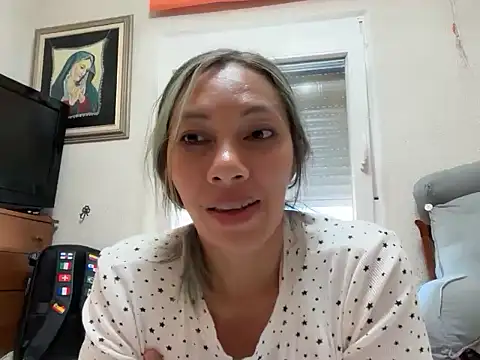 yenlo01 online show from 06-03-26, 06:57