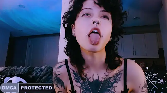 NaughtyLittleFox online show from 05-21-26, 03:24