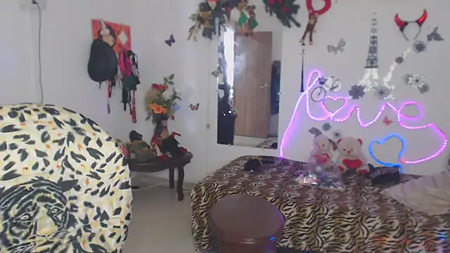 Snapshot of brigitht chatting on 01-15-25, 05:37 brigitht online show from 01-15-25, 05:37