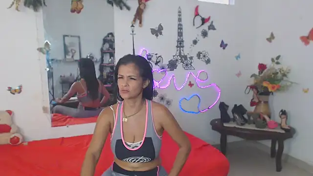 Snapshot of brigitht chatting on 01-21-25, 10:08 brigitht online show from 01-21-25, 10:08