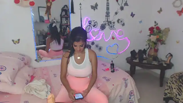 Snapshot of brigitht chatting on 01-23-25, 05:21 brigitht online show from 01-23-25, 05:21