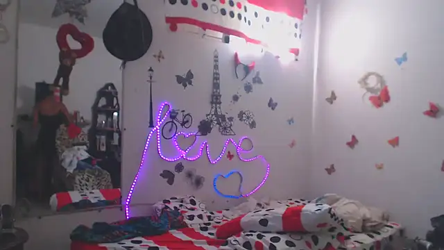 Snapshot of brigitht chatting on 01-28-25, 02:21 brigitht online show from 01-28-25, 02:21