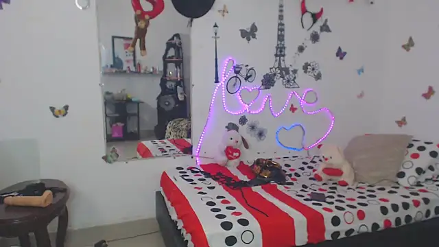 Snapshot of brigitht chatting on 01-30-25, 04:34 brigitht online show from 01-30-25, 04:34