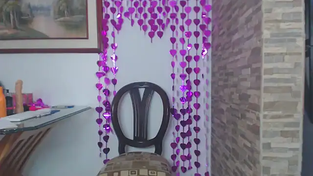 Snapshot of brigitht chatting on 02-28-25, 08:28 brigitht online show from 02-28-25, 08:28