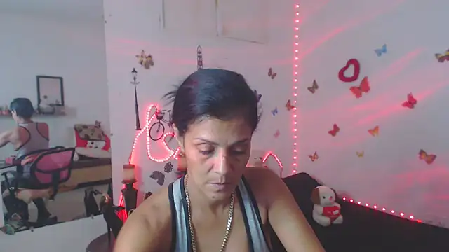 Snapshot of brigitht chatting on 09-24-25, 02:37 brigitht online show from 09-24-25, 02:37