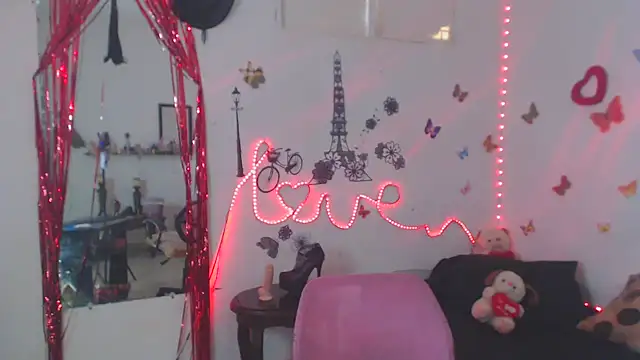 Snapshot of brigitht chatting on 09-25-25, 04:00 brigitht online show from 09-25-25, 04:00