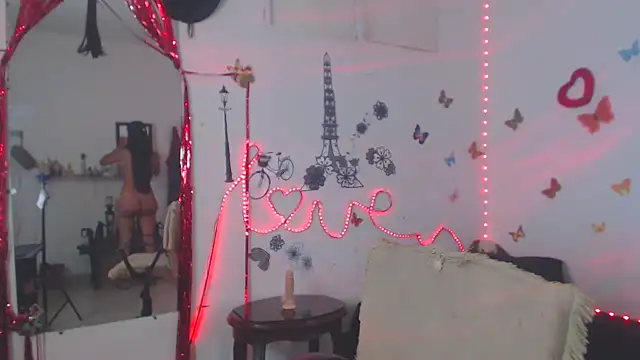 Snapshot of brigitht chatting on 09-27-25, 10:20 brigitht online show from 09-27-25, 10:20