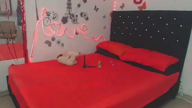 Snapshot of brigitht chatting on 09-28-25, 01:11 brigitht online show from 09-28-25, 01:11