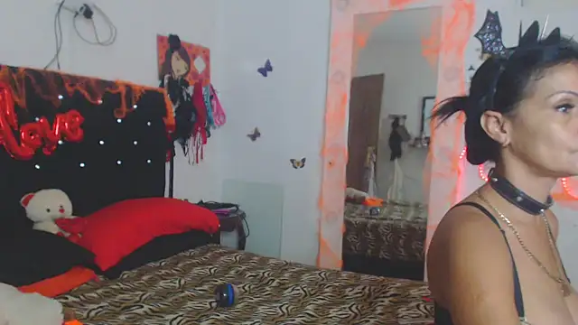 Snapshot of brigitht chatting on 10-08-25, 06:27 brigitht online show from 10-08-25, 06:27