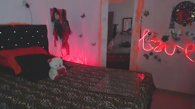 Snapshot of brigitht chatting on 10-22-25, 09:58 brigitht online show from 10-22-25, 09:58